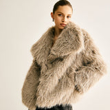 Luxuriöse Kunstfelljacke – Eleganz trifft auf Wärme