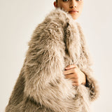 Luxuriöse Kunstfelljacke – Eleganz trifft auf Wärme