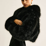 Warmer Mantel aus Kunstpelz