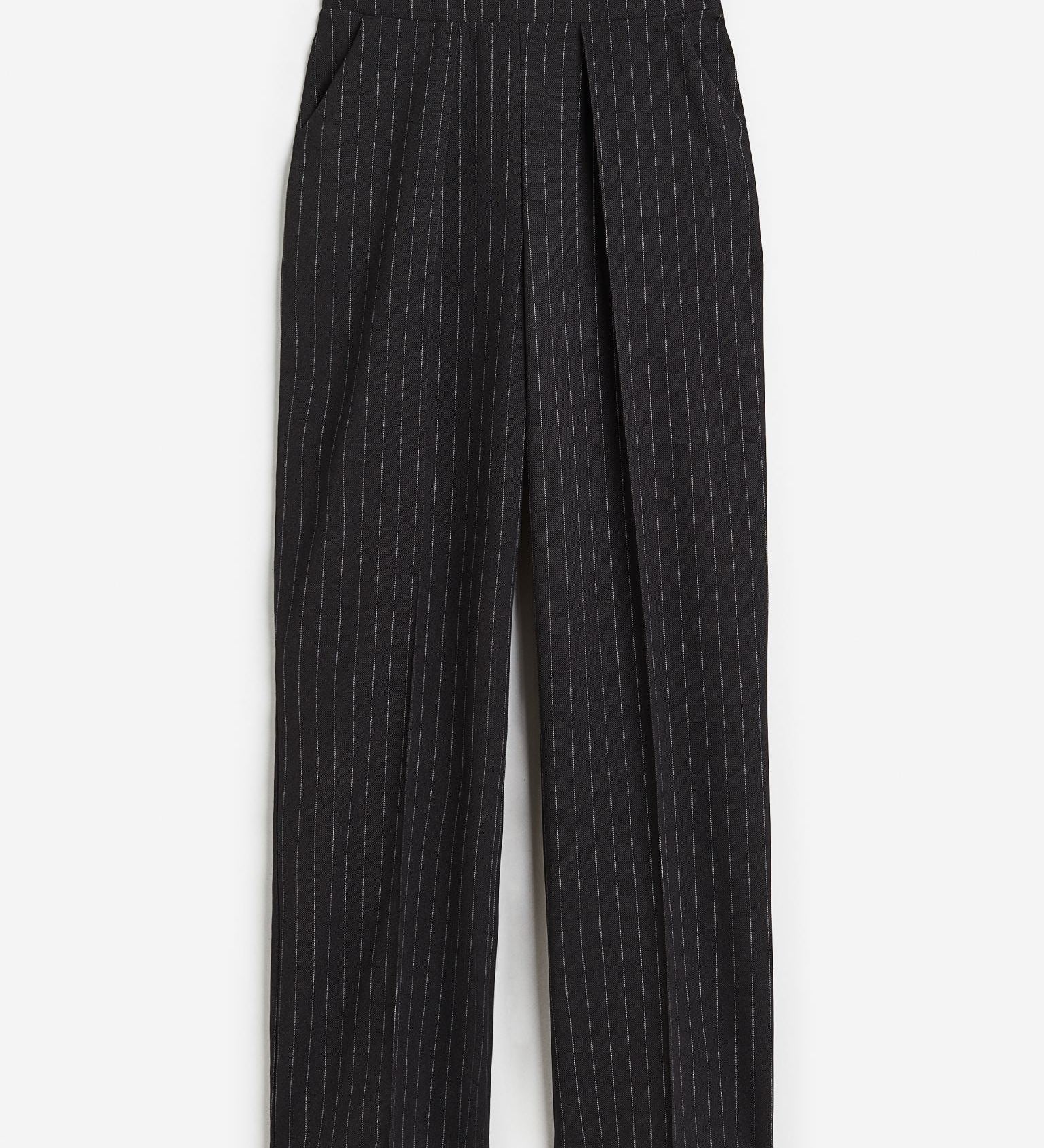 Luftige Damenhose mit weitem Schnitt und Bundfalten