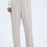 Luftige Damenhose mit weitem Schnitt und Bundfalten