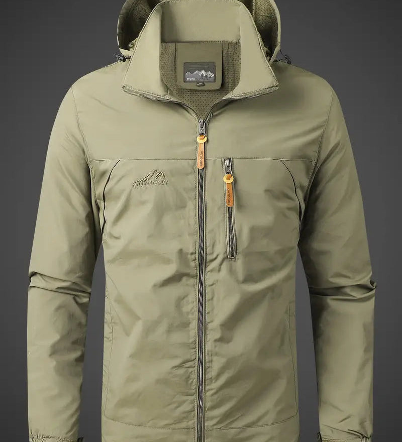 Leichte Outdoorjacke mit Kapuze und Windschutz für Alltag & Freizeit