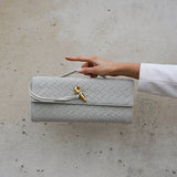 Finja | Geflochtene Clutch aus Kunstleder