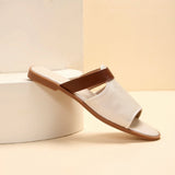 Eleganten Sandalen in Cremeweiß