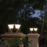 Solarbetriebene LED-Außenlampe mit geometrischem Design