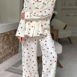 Weiches Schlafanzug-Set mit Herzmuster für gemütliche Abende