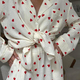 Weiches Schlafanzug-Set mit Herzmuster für gemütliche Abende