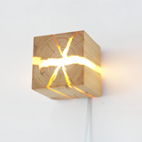 Rustikale Holz Wandleuchte – Moderne LED Wandlampe im Natur Design