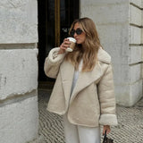 Kiara | Stilvolle Jacke mit Kunstleder- und Fleece-Details