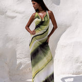 Langes Neckholderkleid mit Wasserfallausschnitt für den Sommer