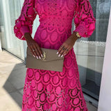 Elegantes Spitzenkleid mit Stehkragen & transparenten Details