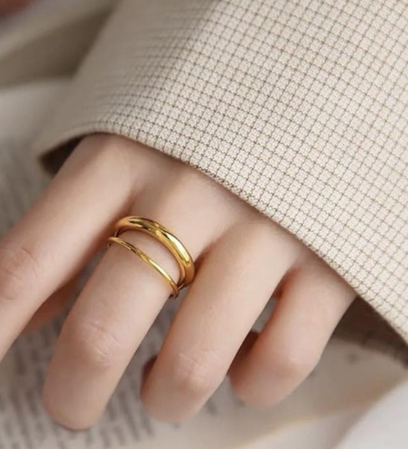 Aria | Gold Ton Glänzen Unendlicher Bandring