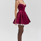 Eva | Samt-Minikleid mit Spaghettiträgern und Ausgestelltem Rock