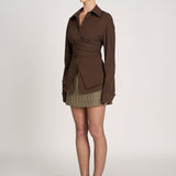 Braune Oversize Bluse mit Drapierung und Hemdkragen für Damen