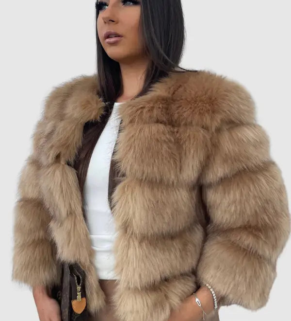 Lacy | Hochwertige Kunstfell-Jacke – Edles Design für Eleganz und Komfort Zendoo.de