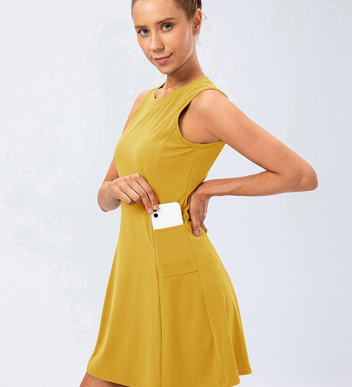 Mila | Ärmelloses gelbes A-Linien-Tenniskleid mit sportlich-schickem Vibe