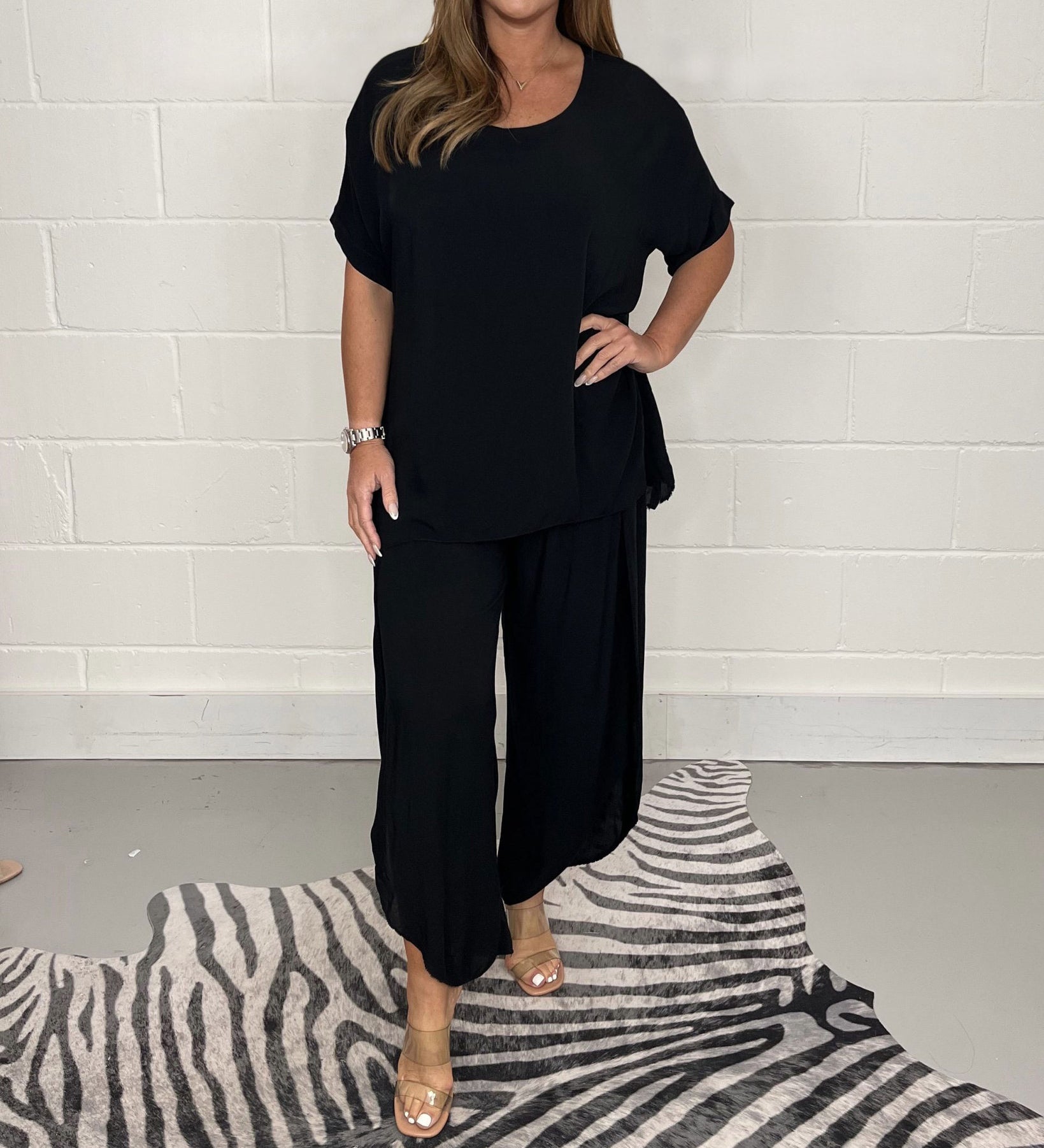 Damen Zweiteiler mit lockerem Chiffon-Top und weiter Hose