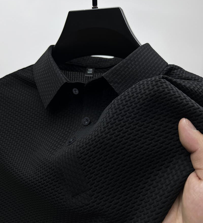 Elegantes Polo Shirt mit klassischem Kragen und modernem Design