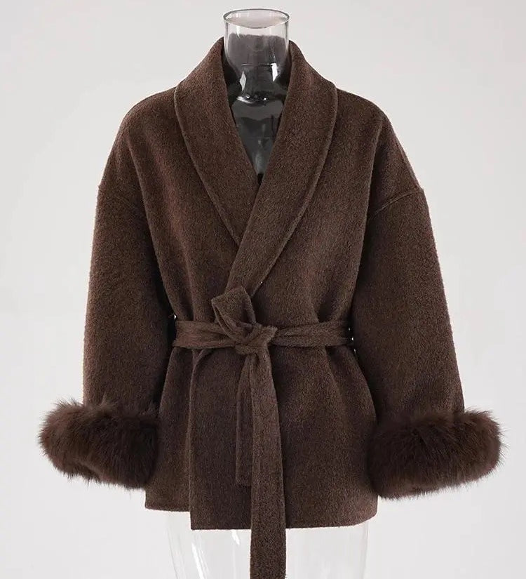 Damen Mantel mit Kunstfellbesatz – Eleganter Winter Kurzmantel