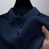 Elegantes Polo Shirt mit klassischem Kragen und modernem Design