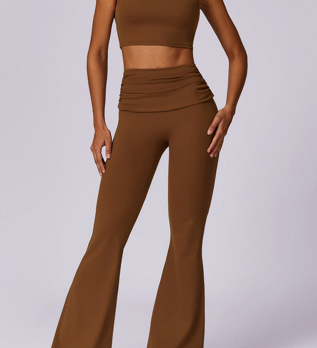 Hochtaillierte Schlaghose in Mokka-Braun