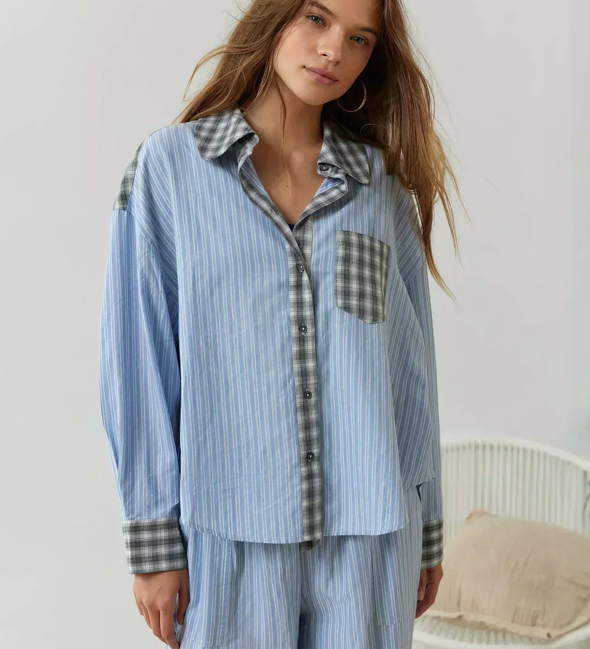 Lässiges Karo-Schlafanzug-Set mit Hemd und weiter Hose für entspannte Tage