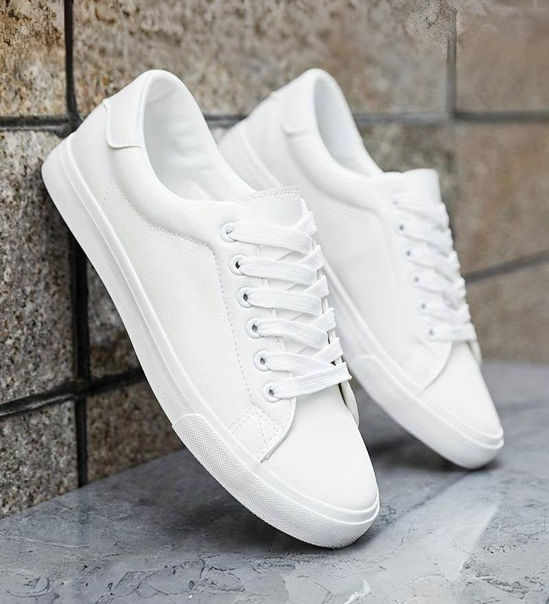 Weiße Sneaker – Schlichte Eleganz und Vielseitigkeit