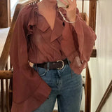 Transparente Volantbluse in Braun – Feminin, Elegant & Ausdrucksstark