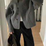 Courtney | Oversized Wolljacke mit asymmetrischer Knopfleiste und großen Taschen