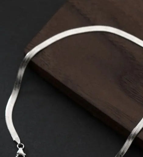 Sophie | Zeitloses Clara Fußkettchen in  Silber Zendoo.de