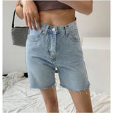 Damen-Jeans shorts im Bermuda-Stil mit Raw-Hem