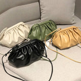 Franka | Moderne Damen-Pouch-Tasche aus Kunstleder