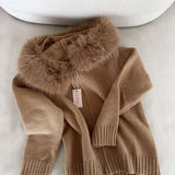 Damen Strickjacke Grau mit Kapuze und Kunstpelz – Warme Winterjacke