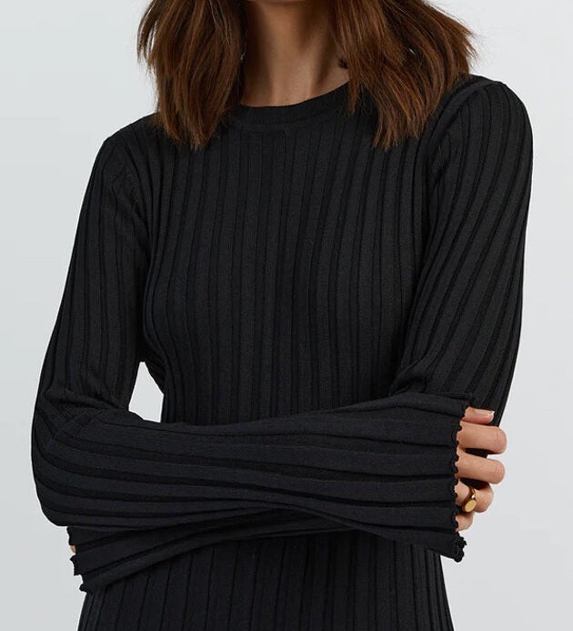 Lilli | Schwarzes Geripptes Maxikleid