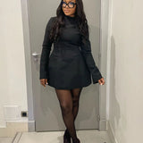 Elegantes Mini Kleid mit langem Arm und taillierter Passform