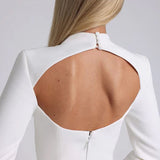 Elegantes Mini Kleid mit langem Arm und taillierter Passform