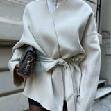 Eleganter Cardigan mit Bindegürtel und V-Ausschnitt – Stilvoller Begleiter für Herbst & Winter