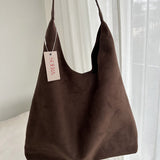 Olga | Minimalistische Schultertasche aus Wildleder