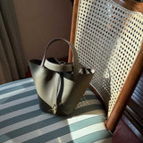 Zelinda | Stilvolle Bucket-Bag aus Kunstleder