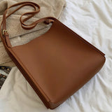 Stella | Minimalistische Schultertasche aus Kunstleder