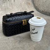 Olivia | Kompakte Umhängetasche aus geflochtenem Kunstleder