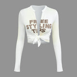 Edith | Stylisches Front-Tie-Shirt mit trendigem Schriftzug und engem Schnitt