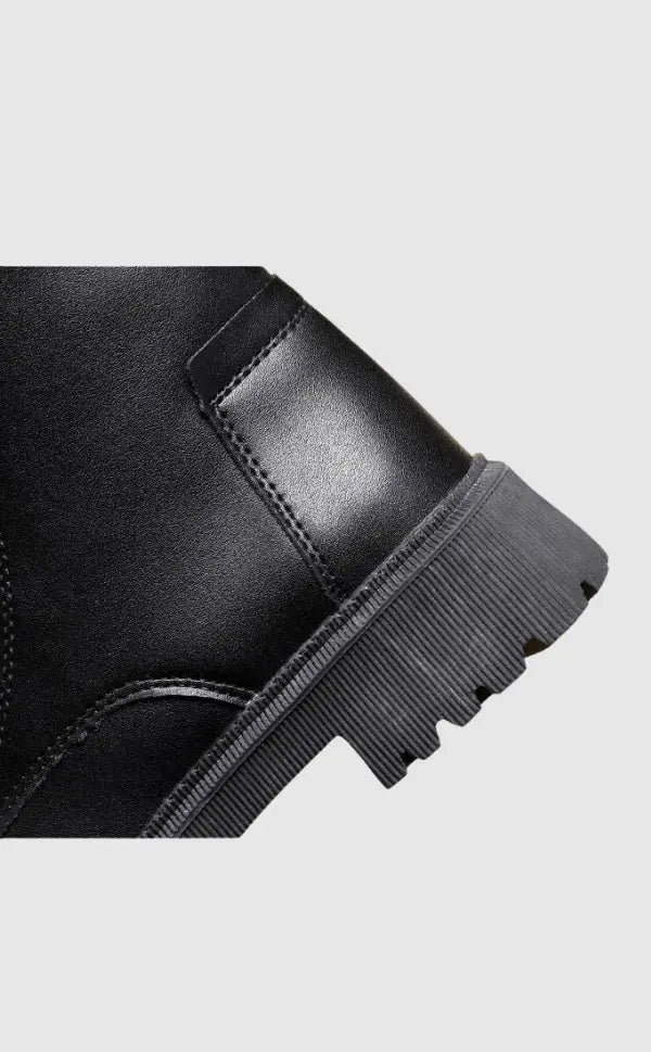 Winterstiefel aus schwarzem Leder - Delphine Zendoo.de