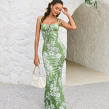 Figurbetontes Maxikleid mit Blumenmuster und Schleifendetails – femininer Sommertraum