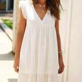 Sommerkleid mit Lochstickerei und V-Ausschnitt – Lockerer Schnitt