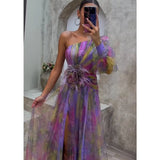 Asymmetrisches Abendkleid – One-Shoulder Maxikleid mit Blumenapplikation & Schlitz