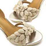 Luxuriöse Goldene Slingback-Sandalen mit Strassblumen – Perfekt für besondere Anlässe