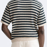 Klassisches gestreiftes Strickpolo