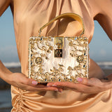 Luxus-Acryl Clutch in Himmelblau mit barockem Golddekor – Vintage-inspirierte Abendtasche