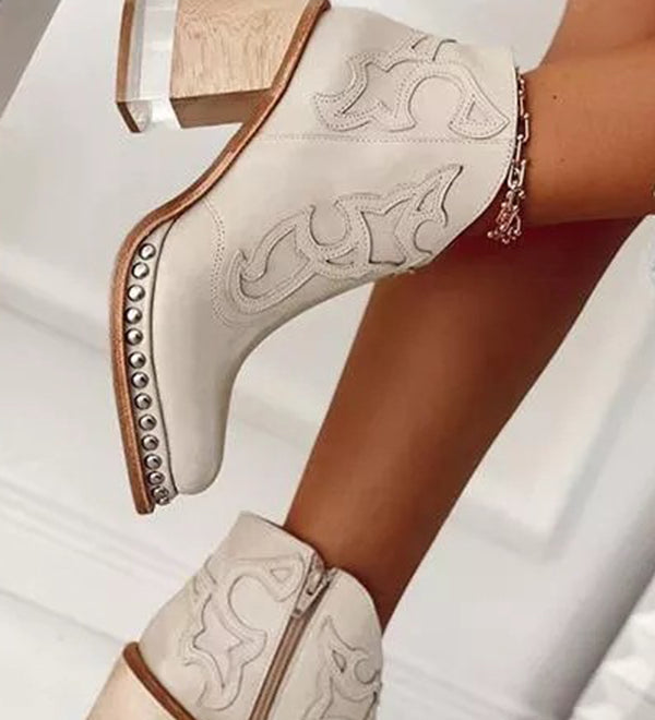 Elisa | Western-Stiefeletten in Nude mit Blockabsatz & Nieten